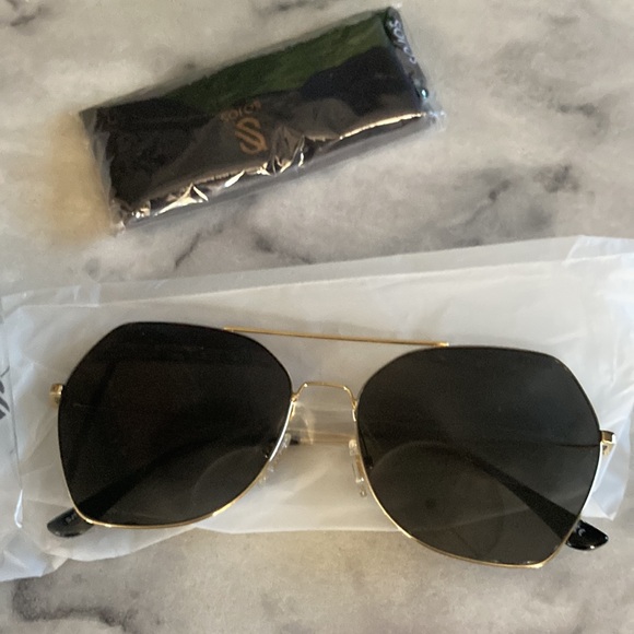 SOJOS - Picture 5 of 11